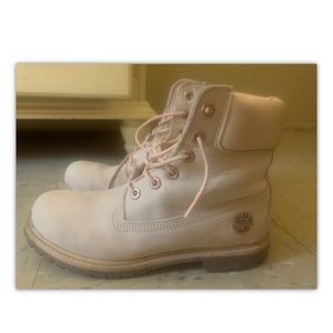 It’s a bit dirty only wore twice in very good shape